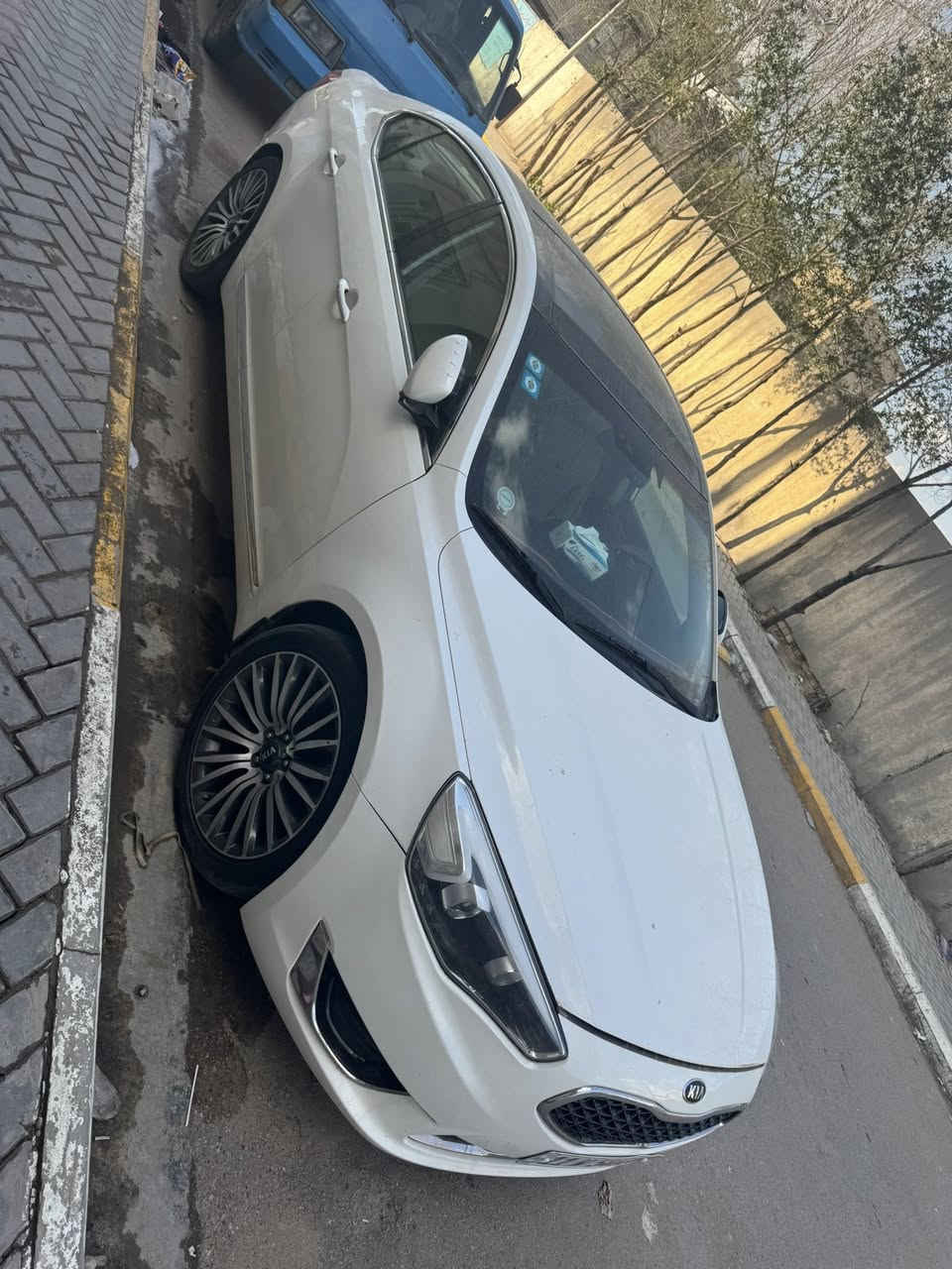 السلام عليكم 
كيا كادينزا موديل 2015
فول مواصفات 1/1
خليجي بيها قطعتين صبغ اثر شخوط مو حادث
السعر 135
***********
