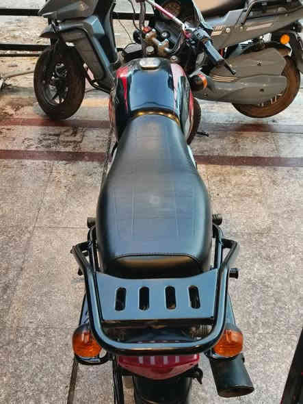 السلام عليكم دراجة موديل 22 اوراق كاملة 7 اوراق اسويلك برائة ذمة ثاني يوم علمود بوجهك ترقم مجفتة جديد كاملة مكملة تايرات جوبلس ما بيهة اي نقص العنوان بغداد السيدية 
الرقم ***********ملاحضة الدراجة جانت متروكة سنة كاملة
