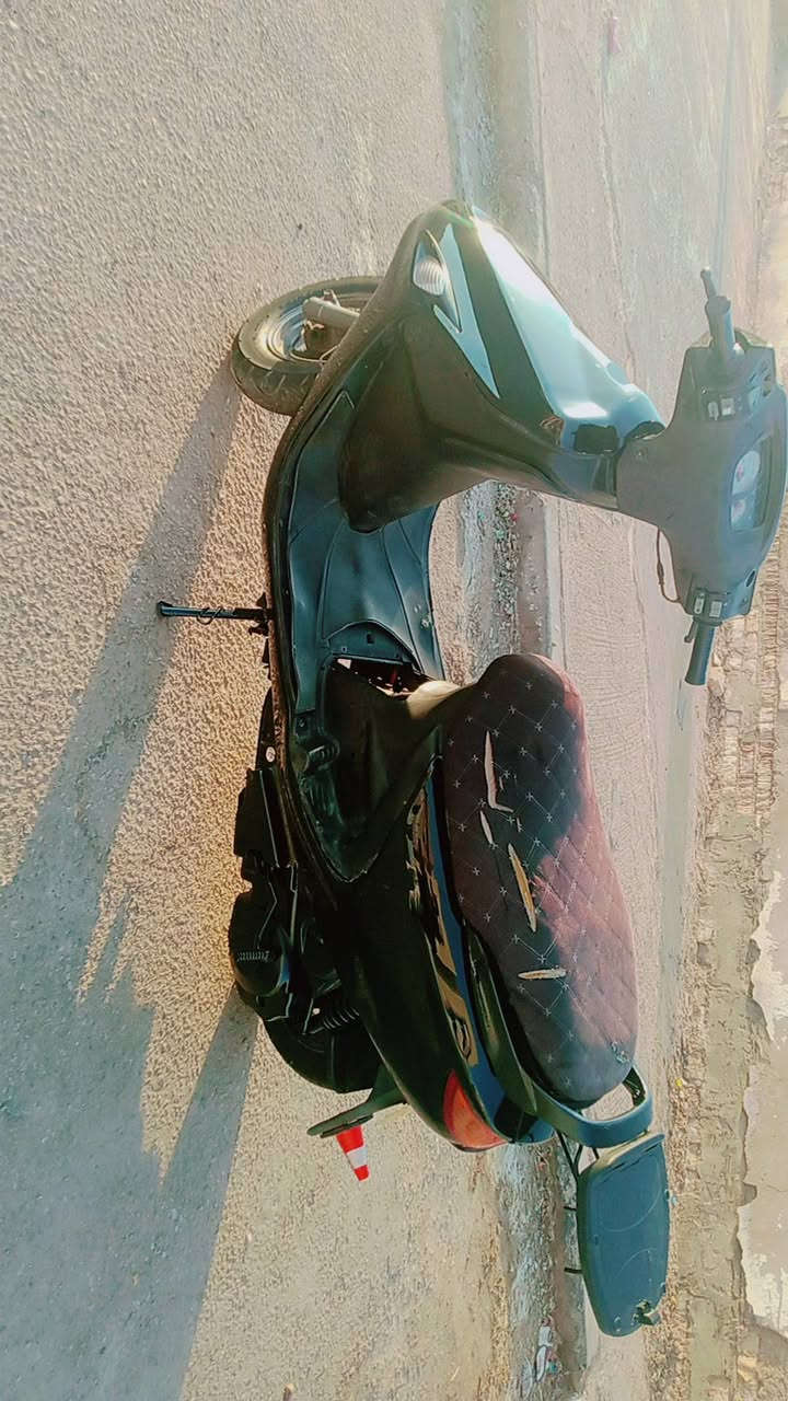 فراشه لبيع نثيه مكان الديوانية الزيتون نضيفه السعر 500وبيه مجال مكينه ما مفتوح استعمال شهرين ومتوازي على بيعته عدي ضرف واريد ابيعه رقمي ***********بي واتساب
