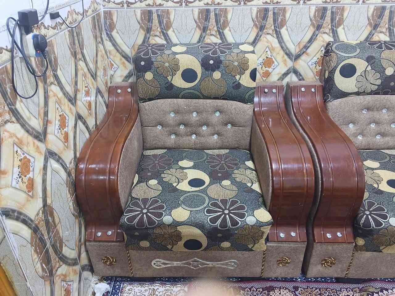 مساكم الله بالخير والعافيه
تخم ونص متكون من 15 مقعد للبيع النظافه فول ميه بالميه للاستفسار مراسلة الصفحه او الاتصال على الرقم 
***********
الموقع سدة الهندية
