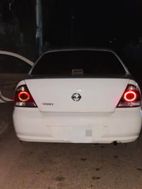 سوناتا • ٢٠١٢ • ابيض