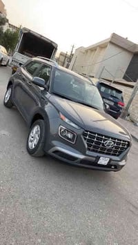 هونداي فينو 2023 لون سمنتي حادث جاملغ امامي ايمن فقط بدون شواصي ولا دو...