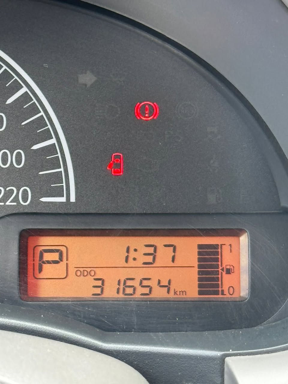 اللهم صلي على محمد وال محمد
نيسان صني هندي 2025
للبيع فقط 
رقم اربيل الجديد
سنوية باسم عربي
يعني تحويل مباشر

موديل 2025

السعر /شدة و25
(125)
 وبيها مجال بسيط حك الجية
كير ومحرك وتبريد جيد 

السياره مكفولة من الصبغ والتبديل والبارد
بيها رصعة بسيطة بالجاملغ الخلفي واظحة بالصور
 المواصفات المعروفة 
تحكم ستيرن جهتين
تبريد قطعتين 
4 جام كهرباء 
حساسات خلفيه 
شاشه وكامرة 
سويج ريمونت 
دبل ايرباك 
تحكم ستيرن
حساس تاير 
مانع انزلاق 
يدات نيكل 
نضام مانع الانزلاق ABS 

المحرك  1.5 
ماشيه  31 الف                                        
الاستفسار 
 
 ‏***********
***********
مكان السياره بغداد السيدية
