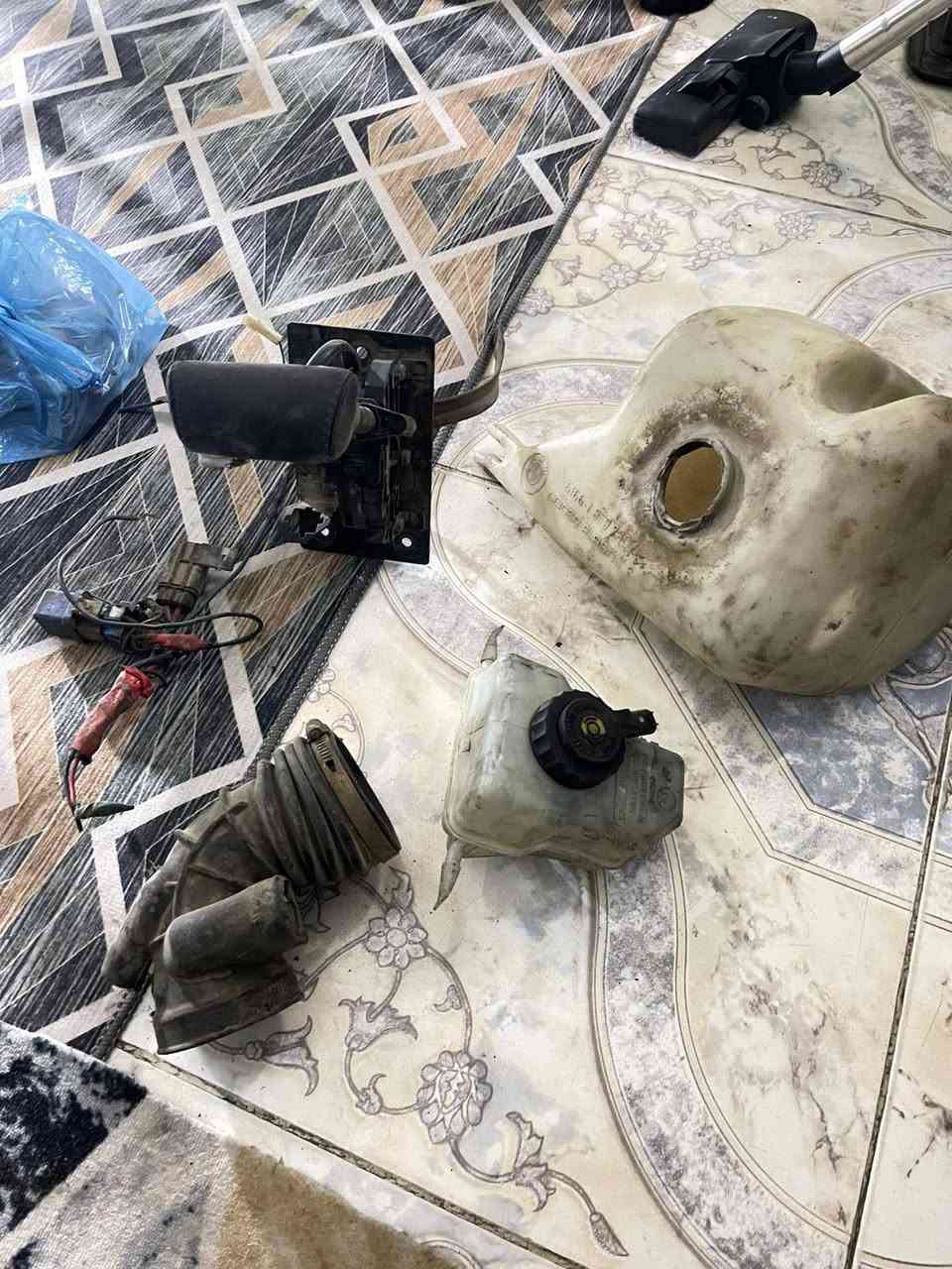 غراض زعره للبيع ابيع شلع اب75  *********** مكاني الشعب 
ضفيره تبريد 
ضفيره مكينه 
دبه ماسحات 
عقل شغال ونضيف 
قبضة كير اوتماتيك 
كيج حماوه 
ولباقيات بصور موجودات
