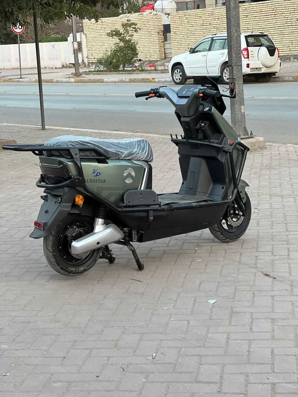 سلام عليكم شباب دراجه شحن اللبيع دراجه زيرو زيرو غير مستخدم اليوم اخذتها وريد أبيعها دراجه زيرو  مماشيه غير من المعرض البيت فقط الله يشهد كلها ع فحص من طول الطول كامله مكمله 
 مواصفاتها تخبل كلش 

الموديل 2026
النوع سكنس مدرع 
البطاريات 6دبل
تشغيل عن بعد
جهاز انذار السرقه 
قفل ستيرنً
فتحه كشن بل مفتاح و بعد بل دكمهًً
سماعه بلتوث كلش عاليه 
دراجه مدرعه 360 درجه 
شاحنه بل باكيت 
دبل اشاره 
اشاير رباعيه 
لايتات زنوزن 
بريكات دسكات دهن هدروليك 
اطاراتً جوبلس 
شاشه تاب تعرض الك كل عطل 
اوراقها. كامله معا الوصل 
لونها مميز كلش 
دراجه كشن سياحيً vib 

اي استفسار اتصال 

***********

عنواني بغداد
