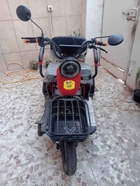 دراجه شحن ٣ عجلات نسبه النضافه ١٠٠% استخدام قليل للبيع الاستفسار  0772...