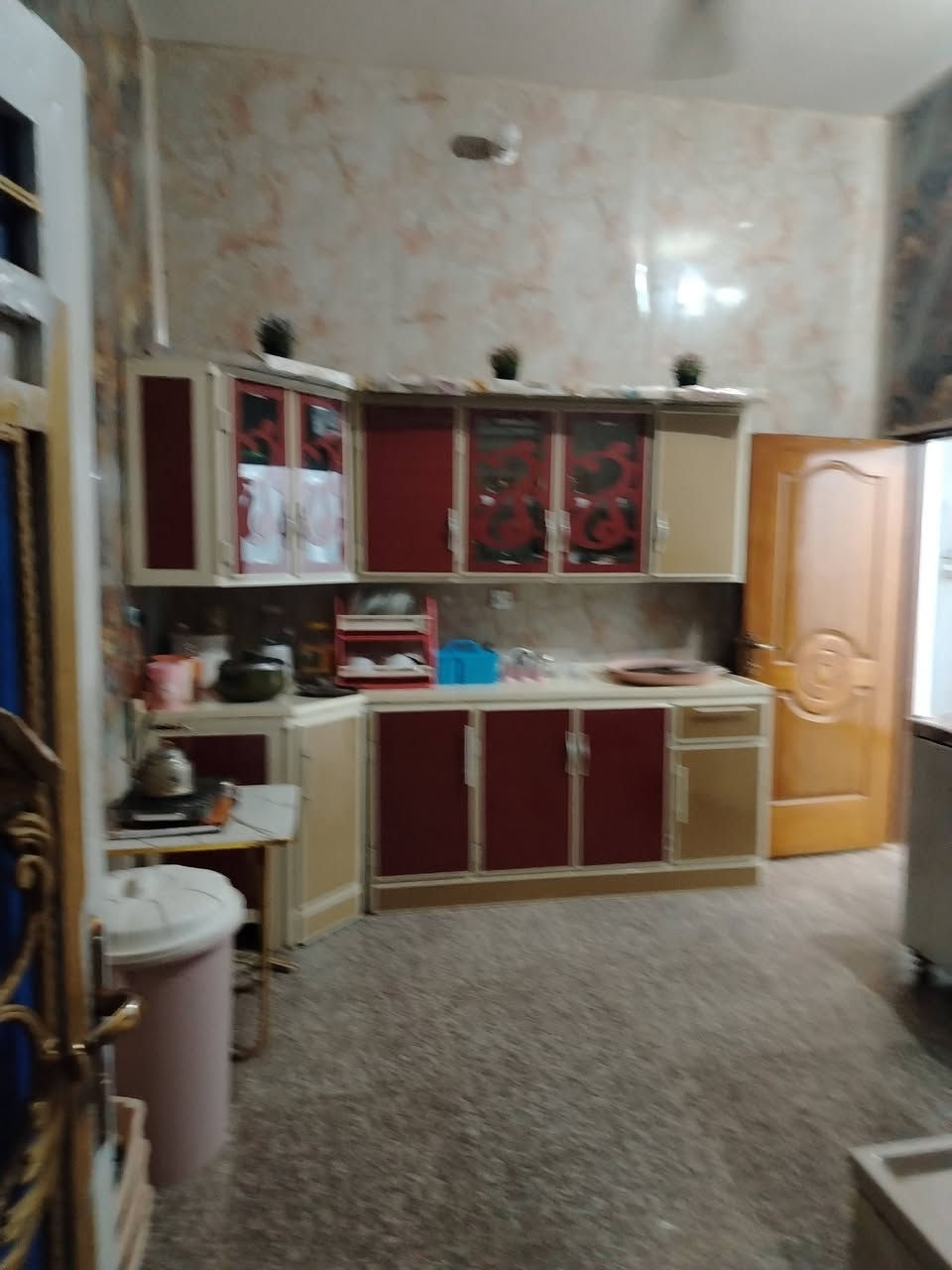 موقع ممويز جدآ دار للبيع طابو صرف ثاني بيت عن الشارع العام
طابقين كونكريت طابوك بنا درجه اولئ

ركن شارع 12 متر قرب كليه الآثار

 مساحه 150   يحتوي على ثلاث غرف نوم استقبال صالتين  مطبخ صحيات داخلي خارجي ساحه مدخل شغل مرتب السعر 190 اوبيه مجال بسيط إستفسار *********** اكرم الاسدي
