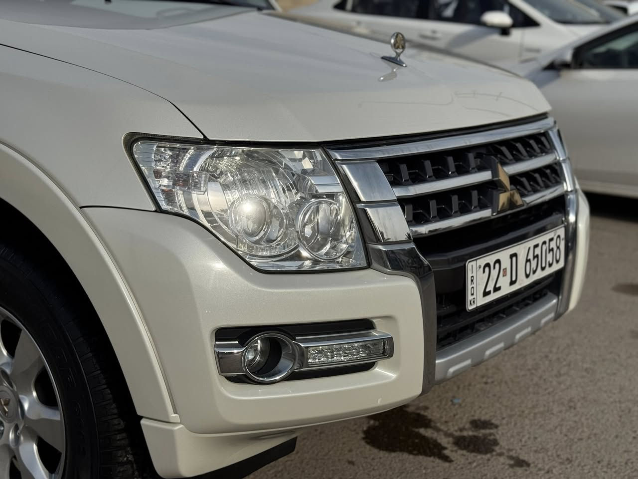 السلام عليكم باجيرو جديدة وضع الزيرو 2019 علامة الذهبية راس الارنب ماشية 33 الف
فتحة سلايد
كشنات جلد 
محرك 6 سلندر 3500
حساس خلفي 
كامرة 
شاشة كبيرة
3 جهات تحكم ستيرن
بلوتوث
تبريد منفصل 3 قطع
لايتات زنون
لد نهاري 
مري شفط
ثلاجة بالجكمجة
داخل صاج
رقم اربيل تحويل فقط 
السيارة جديدة جديدة مكفولة من الصبغ والفتح والبارد والخط والرصعة
مابيها ولا ملاحظة
مكاني بغداد 
***********
