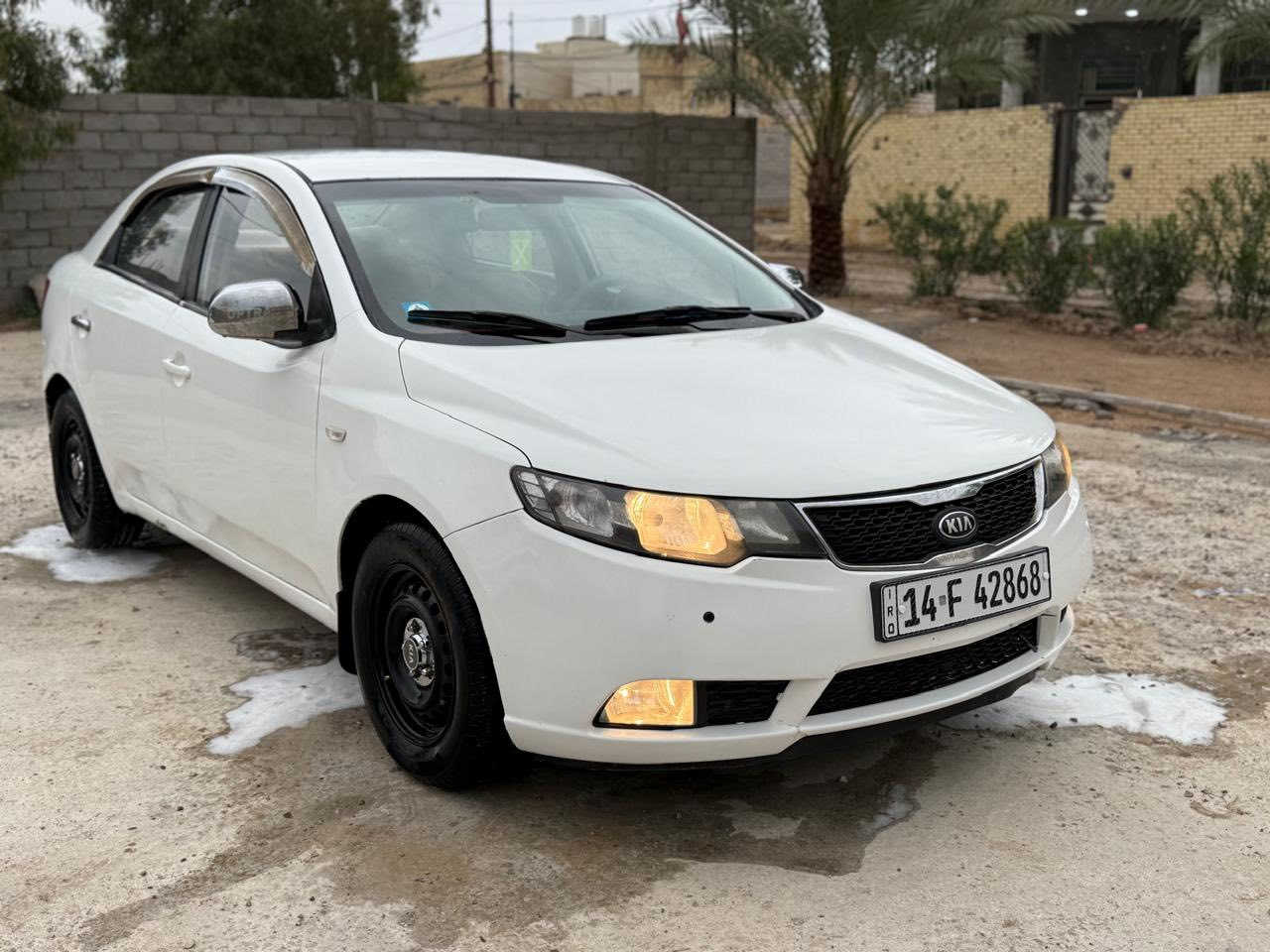 السلام عليكم
***********

السعر 82وبيها مجال 

كيا فورتي موديل 2010 خليجي 

  رش حزام فقط ب ولباقي كفالة عامة ،رقم بصرة أنكليزي بسمي تحويل ثاني يوم سيارة جاهزة مكينة كيرجدد تبريد حدادية جاهزة أي نقص مابيها

عنوان ناصرية,//
