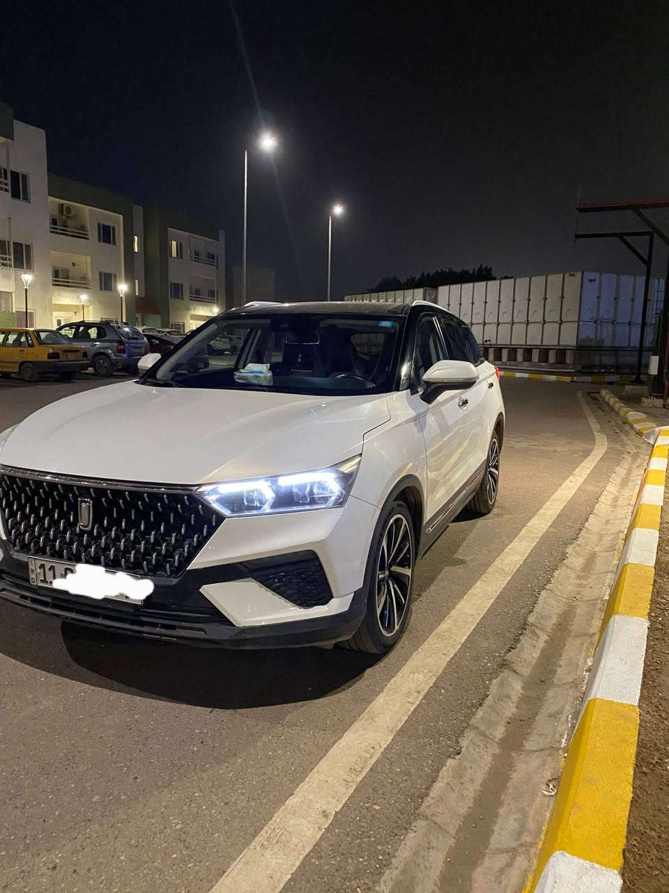 السلام عليكم سيارة بيستون T77 موديل 2023 
مواصفات 
بنوراما 
تحكمات استيرن جهتين 
محرك اربعه سلندر 1500توربو 
يولد 168 حصان 
ثلاثه انظمه قياده 
سبورت 
 وعادي
وايكو 
حساسات 360 درجه 
مري شفط كهربائي 
كروس سرعه 
تحديد مسار 
شاشه حجم كبير 
سعر السياره 24 مليون وبيه مجال للشراي 
الهاتف ***********
