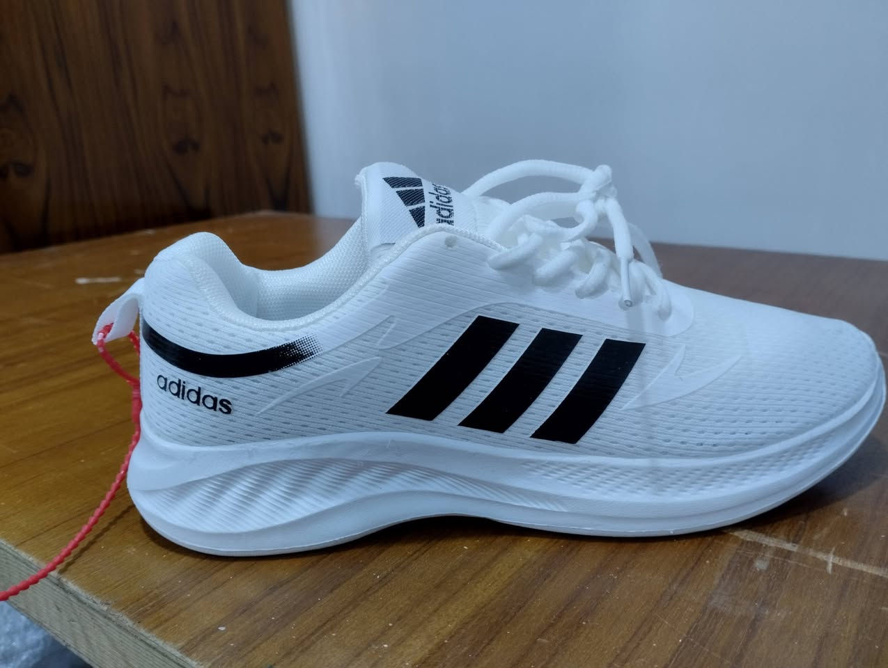 القطعه 20  الف واصل الكل المحافظات العراق 
اديداس ونايك 
فقط هذني القطع


**إذا كنت صاحب هذا الإعلان وتريد حذفه لأي سبب، رجاءا أرسل رسالة إلى الدعم الفني**