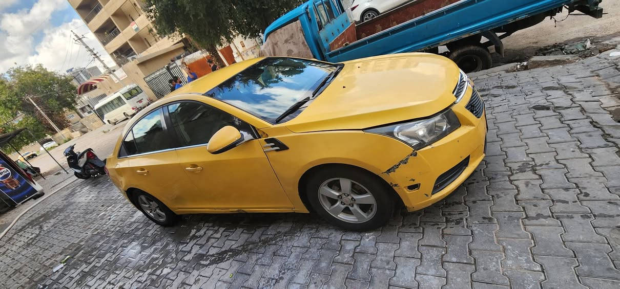 سلام عليكم شوفر اكروز 2012 مكينه ١٨٠٠ مكينه وكير جدد حويه وجامه اماميه وتخم تايرجديد وباتري السياره جاهزه مكان لسياره بغداد الكراده ***********سعر ٦٢
