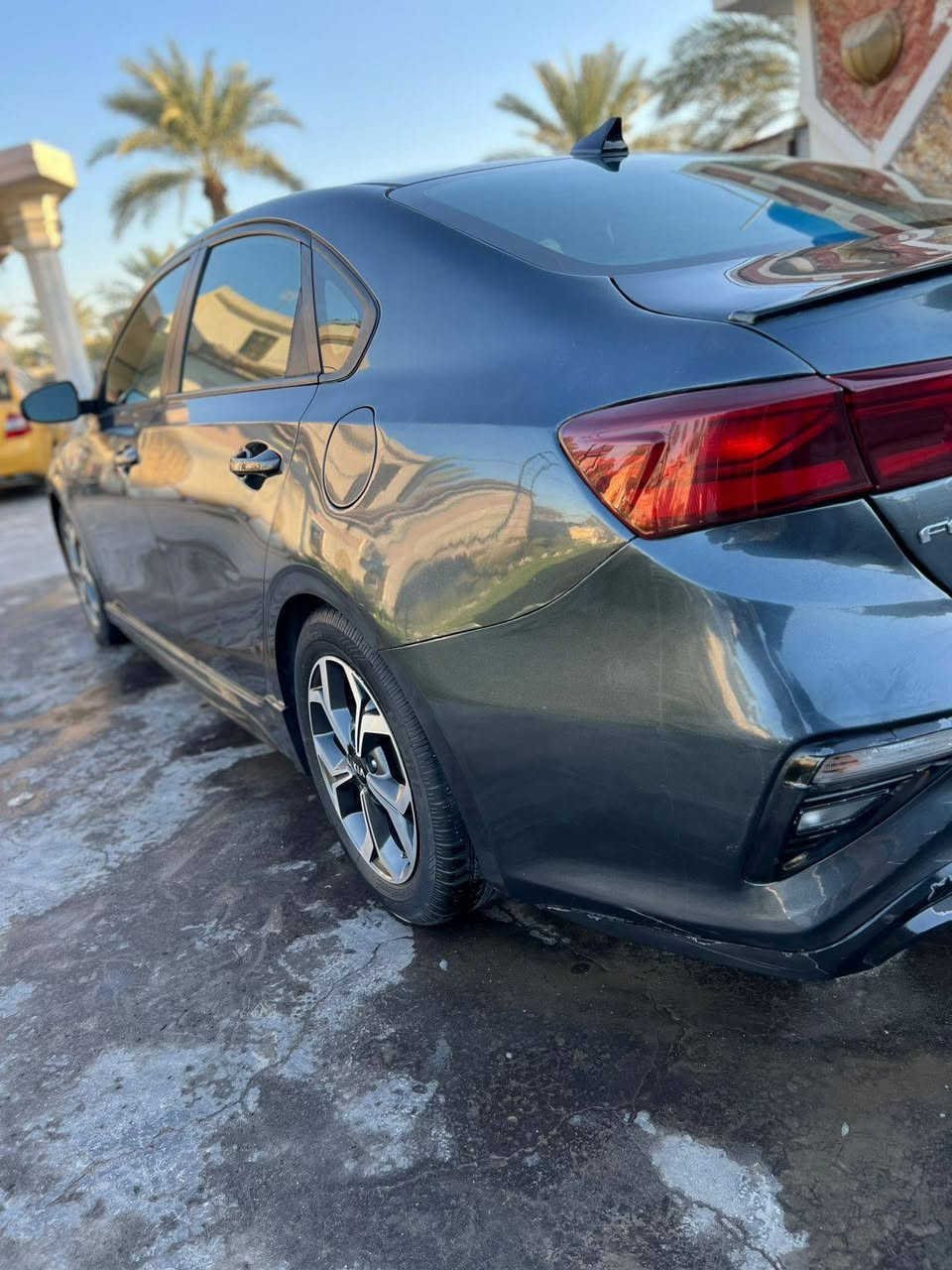 سلام عليكم فورتي 21 رقم اربيل بأسمي
مكينه 200 دوش
بصمه 
بصمه ابواب 
تحكمات بأسمي
رادار 
وباقي المواصفات معروفه 
حادثها خلفي بس جاملغ خلفي من امريكا والجاملغ الثاني وقبق الجنطه صبغ فقط مثل ما موضح بلسونار داخل المنشور
سعر 135$ وبيها مجال 

الاستفسار 
***********

***********
مكاني بغداد الدوره
