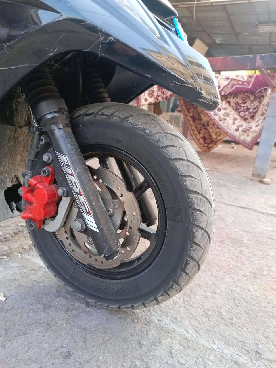 السلام عليكم دراجهGTRللبيع صارلهه اق الشهر نازله رمبه بيه لو بوشه جبيره بلاديه لو كلجات منه وبيه ماشيه7ألف بحاله الوكاله مجرد بس الكفرات مشخطه السعر مليون و٢٠٠وبيهه مجال الدراجه قليله عليه جديده للتصال***********
