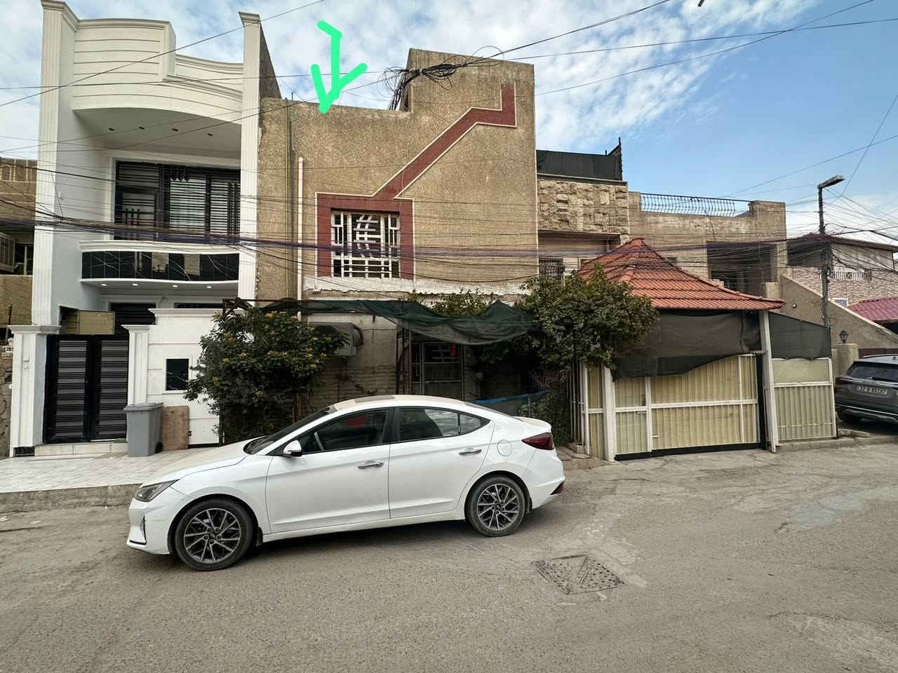 السلام عليكم 
بيت للبيع في شارع فلسطين يعتبر كاع بناء قديم  في محلة ٥٠٥ بالفرع الثالث ورة البانزين خانةالمهندسين
قبل السوك فرع كلش هادئ ونظيف  وقريب ع الشارع العام

مساحة ١٢٠ متر واقع حال ١٢٥ واجهة ٦ و٢٥ والنزال ٢٠
سند ياسم شخص واحد وتحويل مباشر 
للاستفسار الاتصال بالرقم 
***********
