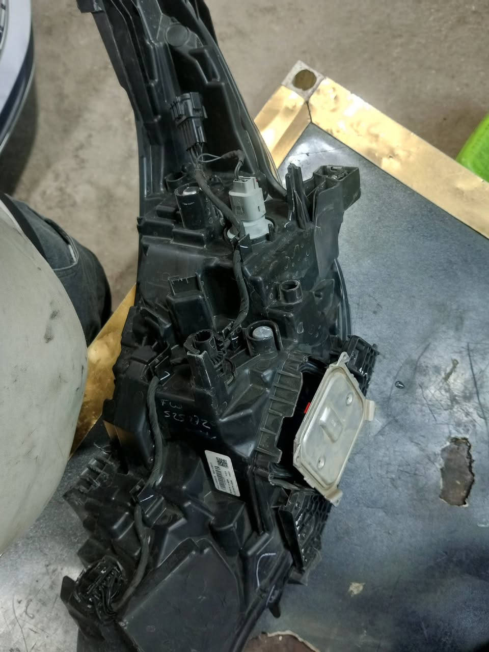 سلام عليكم
لايت ايمن   يرادله بس محوله اصلي مال SR
دبل امامي ايمن وعقل اكنشن سويج بصف عقل الكير مال سنترا 24 SR
الدبل 100الف 
العقل 300الف 
الاست 200الف 
بغداد ***********
