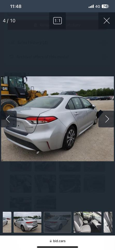 السلام عليكم.. للبيع تويوتا كورولا (Toyota Corolla Hybrid) موديل 2020، السيارة بحالة مميزة واقتصادية جداً بمصرف الوقود.
المواصفات الأساسية:
• نوع المحرك: محرك 1.8L هايبرد (اقتصادي جداً).
• رقم الشاصي: JTDEBRBEXLJ022454 (مرفق للفحص).
• سنة الصنع: 2020.
• ناقل الحركة: أوتوماتيك (CVT).
المميزات والإضافات:
• نظام القيادة الذكي (EV mode / Eco / Sport).
• شاشة لمس تدعم Apple CarPlay و Android Auto.
• كاميرا دوارة خلفية عالية الدقة.
• رادار أمامي ونظام تنبيه الخروج عن المسار.
• نظام الفرامل التلقائي في حالات الطوارئ.
• تحكم ستيرن كامل + مثبت سرعة (Cruiser).
• تخم تاير جديد وباتري الهايبرد بحالة الوكالة.
رقمي ***********
