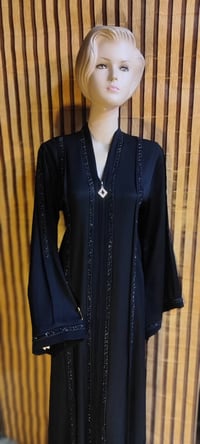 عبايات • مقاسات M-4X • توصيل