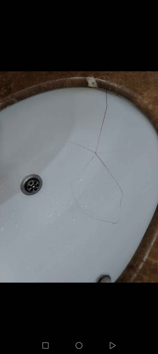 مغسلة صالون مرمر ستل ستيل شغل فصال وتزكام جدا نظيفة الضرر فقط فطور بالمغسلة تتبدل وترجع السعر 150 وبيهة مجال بغداد الحبيبية *********** يوجد واتساب بغداد, العراق
