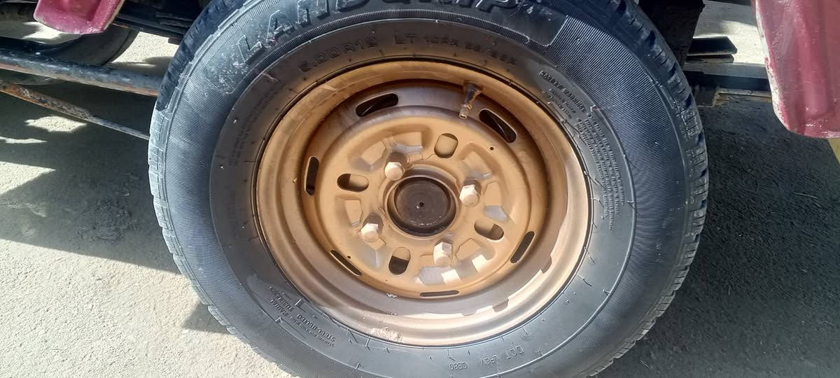 سلام عليكم أم تيار للبيع موديل 19وراق صولي محرك 23جديد شاصي مكفول ستوتا مال خبزه ونضيقه وشرط احله من صورهه
العنوان الديوانية ناحيه السدير  سعر مليون 450
 وبيها مجال لشراي
***********
