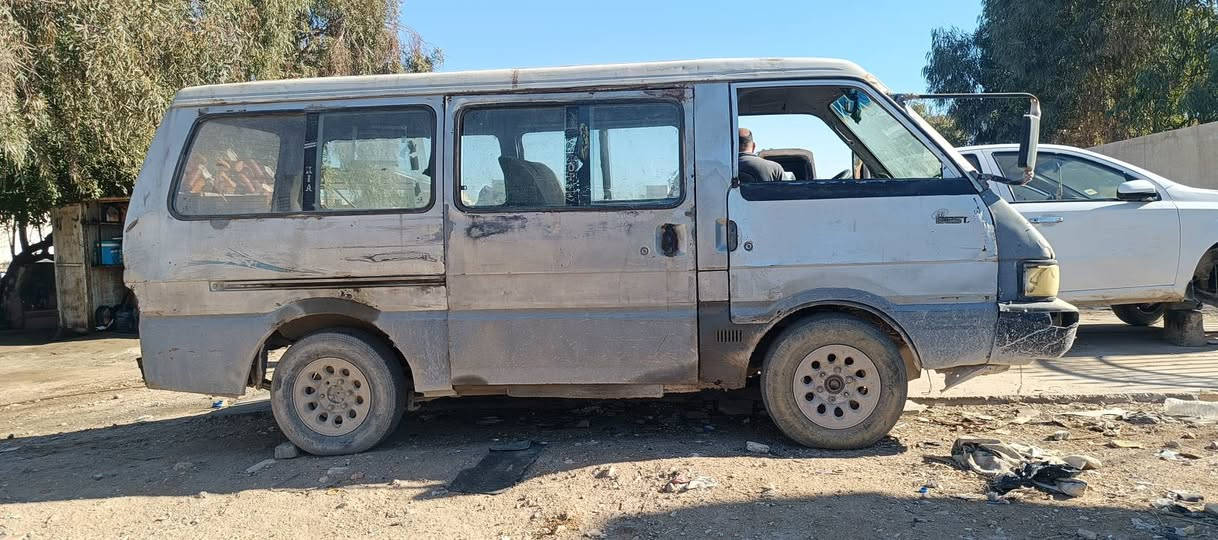 كير ومكينه واكسن ومشط عل شرط بس الكشر تعبان السعر 9وبيها مجال مكان نجف ***********وبخدمت الشرايه
