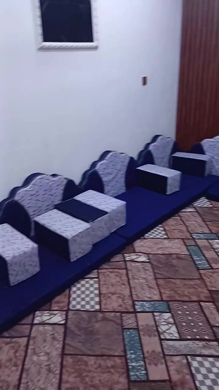 للبيع 2مشتملات واحد بصف الثاني واحد ركن 45متر يصلح استثمار قريب من جامع مناتي خلف اسواق نبروان 3شارع بل مربع ال ذهبي منطقه محكمه بيها 2مداخل فقط يعني ماكو طاب طالع كلش هدوء تعال وشوف   انتريت خطين اهلي وطني سعر قفل 88 استفسار ***********وتساب   ملاحظه آل منطقه كلها تابعه لشخص واحد زراعي

