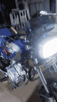 سلام عليكم اخوتي تايكر مديل 21 دراجه شلعه ومعدل دراجه حلوه كلش كل كهربائيّة شغاله هورن سيدان دراجه مال جناي اوراق  ماذب عليه ربع 
مكاني حله شارع 80 شراي يتصل واني بخدمته سعر 450وبيه مجال قليل 
***********
