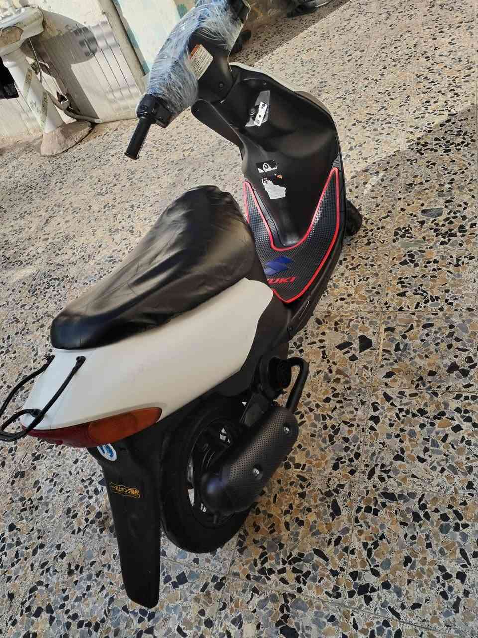 سلام عليكم دراجه ساسوكي رياضي دراجه حلوه ونضيفه كهرابايات كله شغاله هندر وسلف شغال دراجه مفتوحه مراه وحده العنوان /ميسان /قضاء مجر الكبير سعد 325وبيه مجال حك جياه
الرقم ***********
