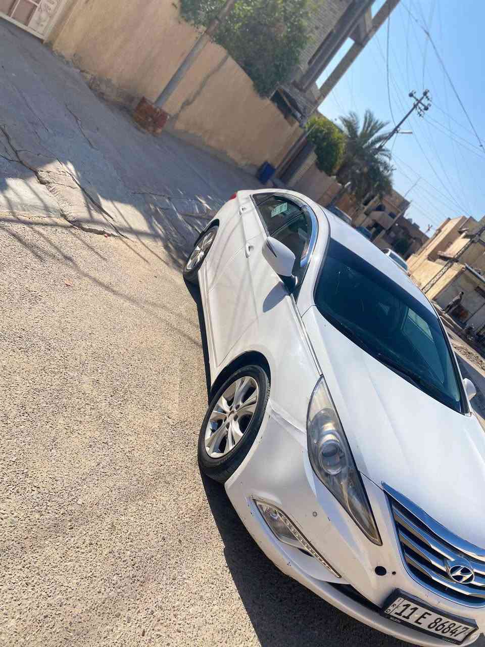 سوناتا ٢٠١٣
الضر كما موضح بسونار 
تبريد قطعتين
شفتات ستيرن
گير ممفتوح
محرك مجفت جديد
سنويه جديده
السعر107 وبيها مجال
***********
اتصال او واتساب
