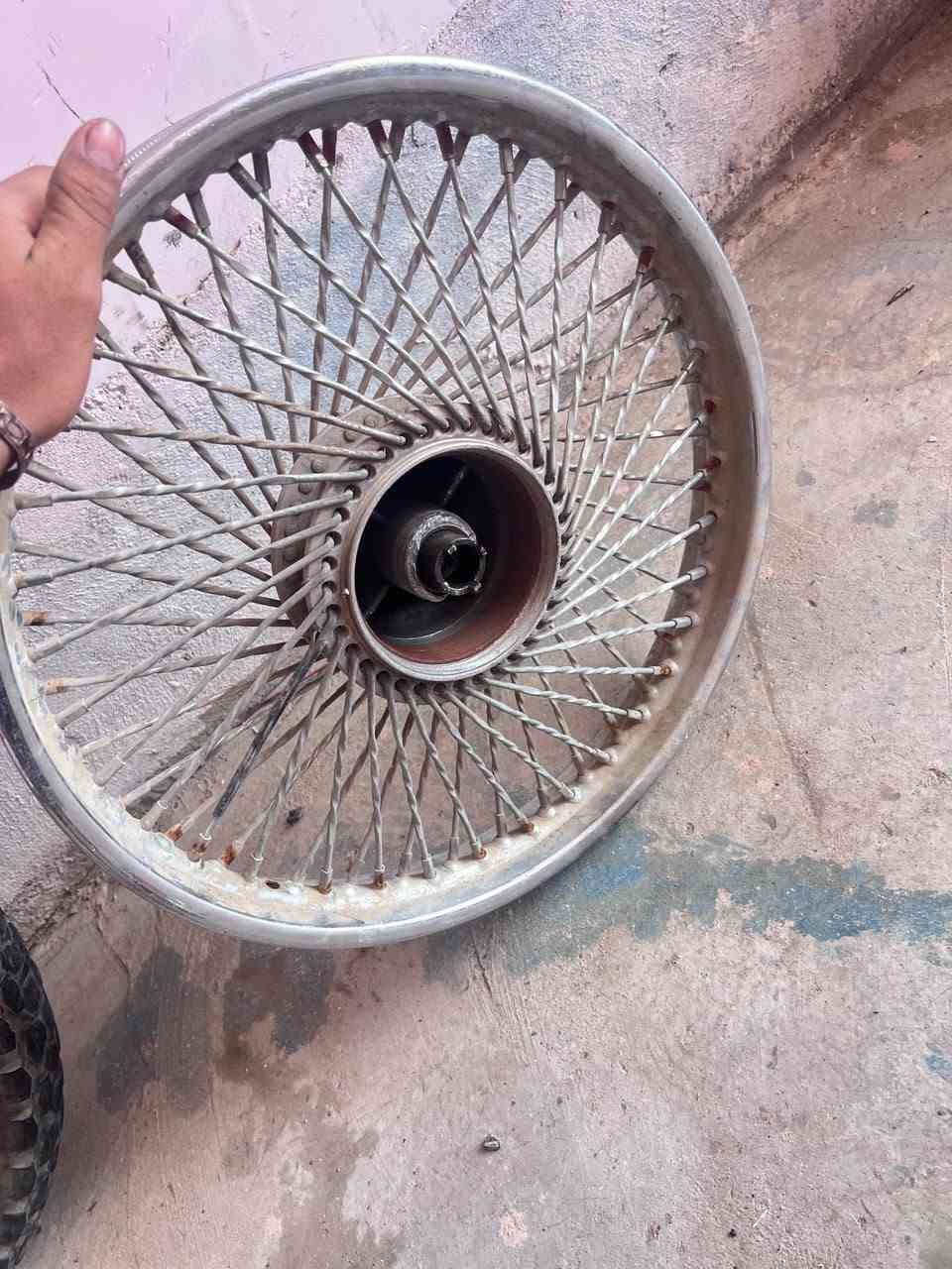 وياله وره جدام  مستخدم للبيع وشواصي مكاني حود الجسر المعلق***********
