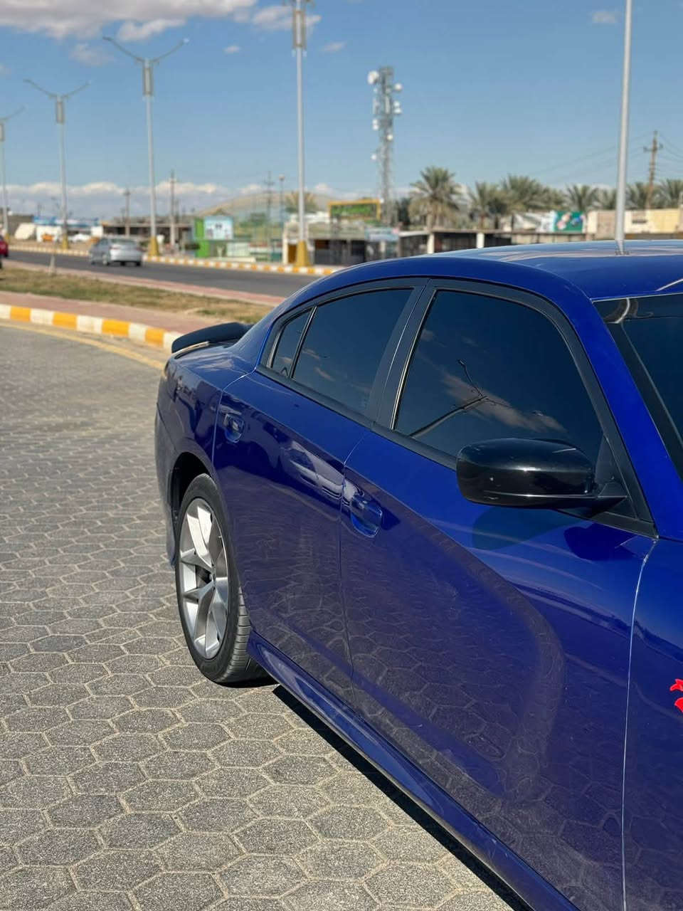جارجر 2022
SXT 
ضرر ثلاث قطع صبغ 
عداد المشي mil 54.000 سعرها دفترين وبيها مجال
عنواني الأنبار ***********
