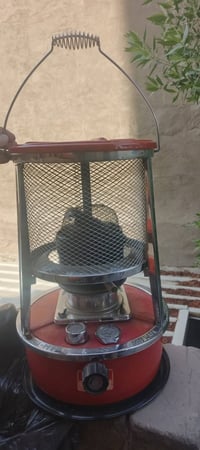 غراض نظيفة للبيع العنوان الكرادة الشرقية ٠٧٧١٨٦٦٩٨٨٧