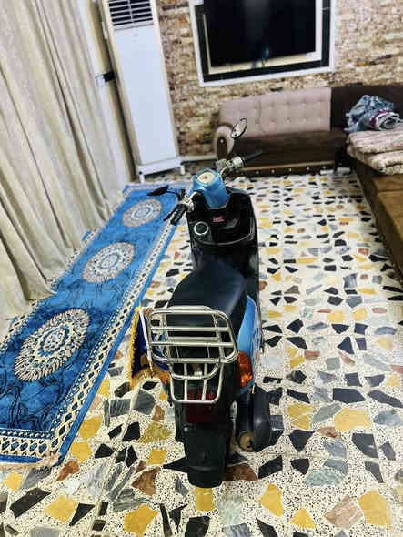 السلام عليكم دراجة بوليس بيها صوت بل محرك كلش قوي اعتقد يرادلها تجفيت والكابريتر مالتها تعبان تجي تاخذها على وضعيتها  السعر 290قفلها قفل قفل
*********** ***********
