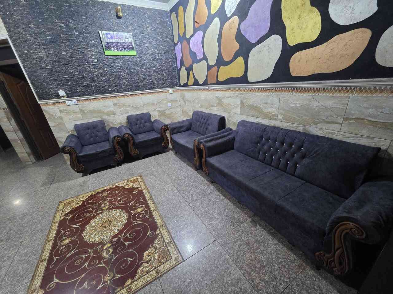 سلام عليكم  (للبيع) تخم ٧ مقاعد ب١٥٠ الف وبي مجال بسيط + طبلات عدد ٤ ب٢٥ الف وبيهن مجال بسيط الموقع اربع شوارع قرب مول الحامد ***********
