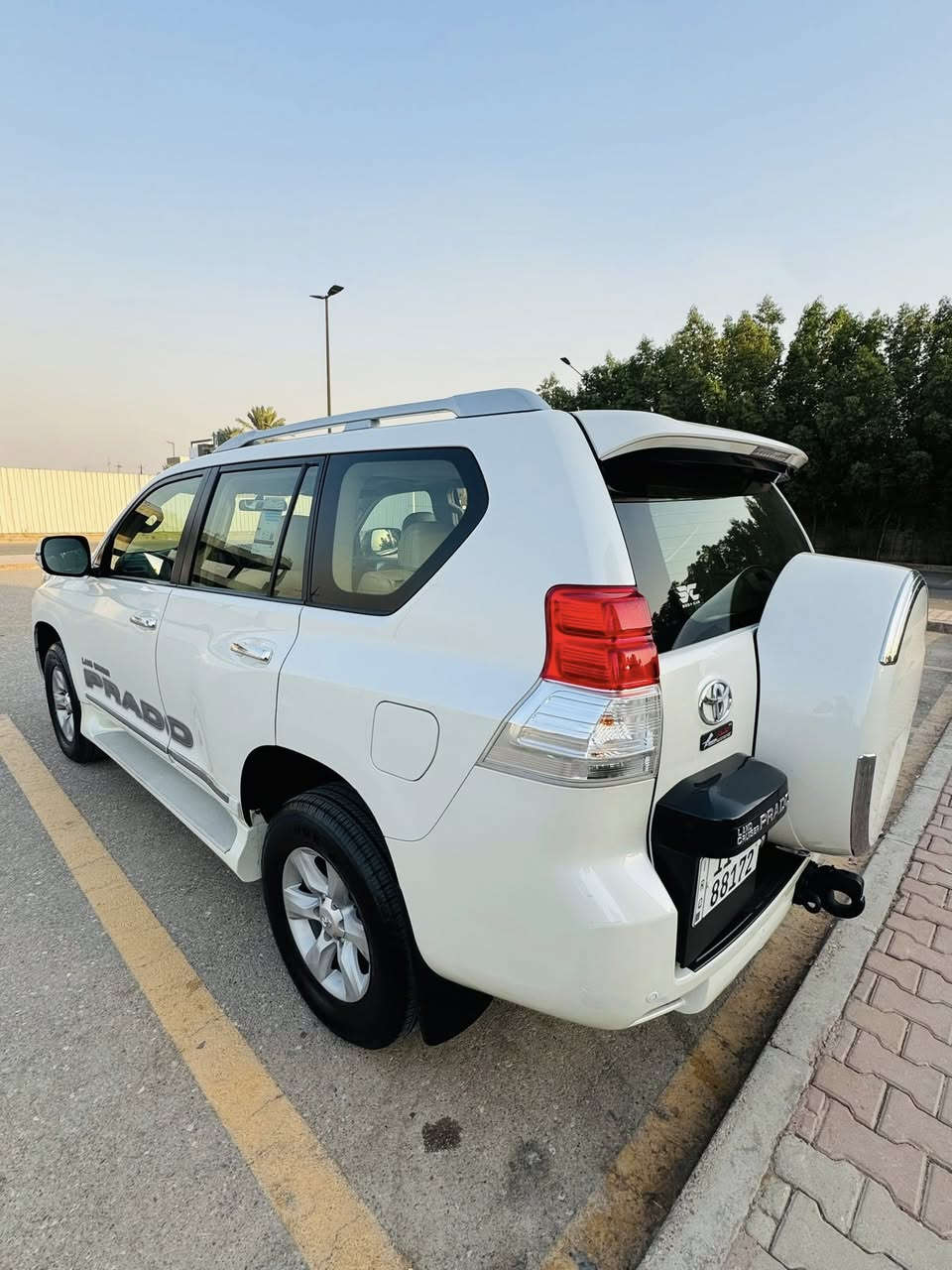 السلام عليكم للبيع برادو موديل 2013 TX.Lكويتيه ماشيه 157 الف سياره رقم بغداد تحويل مباشر سونارهة مرفق مع صور 
المواصفات :
 محرك 6 سلندر 
سياره فتحه 
سياره دبل تانكي 
كامره خلفيه 
شاشه اندرويد 
مري شفط 
فور ويل 
اشاير بل مري 
سياره بصمه عدد 2
__________________________
مكان السياره بغداد حي العدل
***********
السعر294 ورقه وبيهة مجال لشراي
ترهم مراوس حس القناعه
