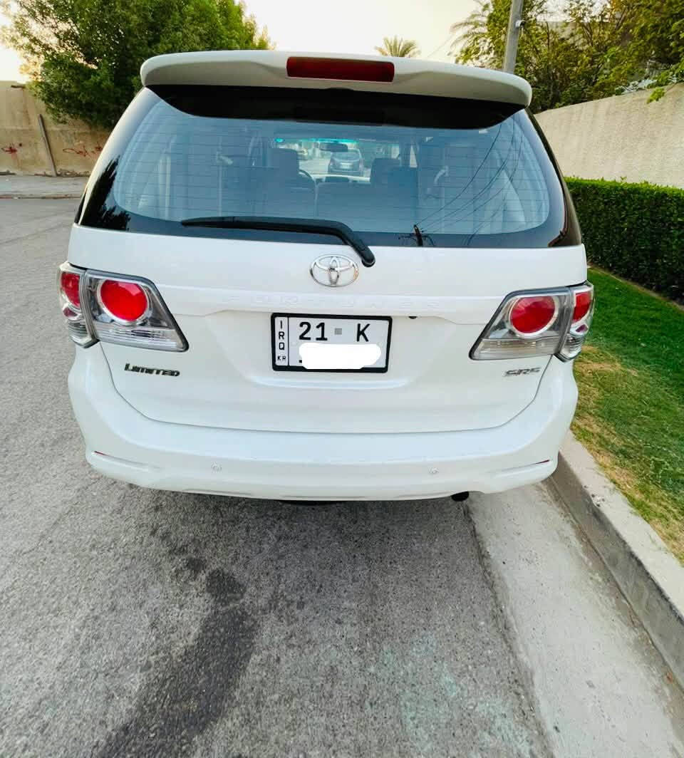 السلام عليكم
عندي تيوتا فورتشنر مديل 2014 
مكفوله كفاله عامه ماعدا الجاملخ الامامي من جهت السايق صبغ 
السياره ماشيه (212KM) السياره جديده وحلوه وكامله مابيها اي نقص لايت عدسه حجم المحرك 4 سلندر (2700) مواصفات السياره معروفه تبريد تلاث قطع فورويل حساس خلفي  رقم سليمانيه باسمي رايدها ب (185$) للاستفسار الاتصال على الرقم (***********) مكان السياره (بغداد - البلديات)
