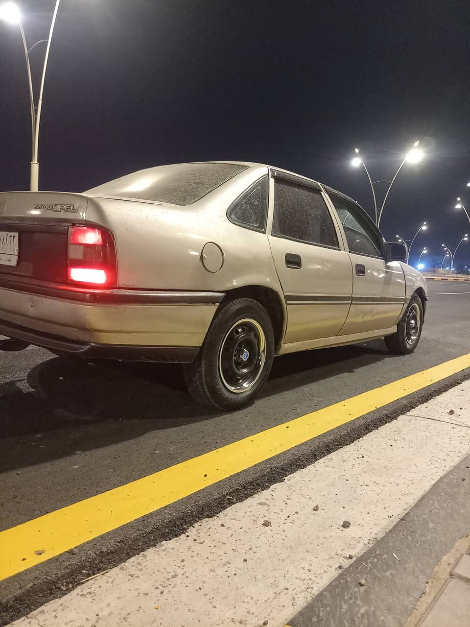 اوبل فكترا موديل 1992محرك 1600بيع او مراوس للاستفسار اللتصال على الرقم ***********
