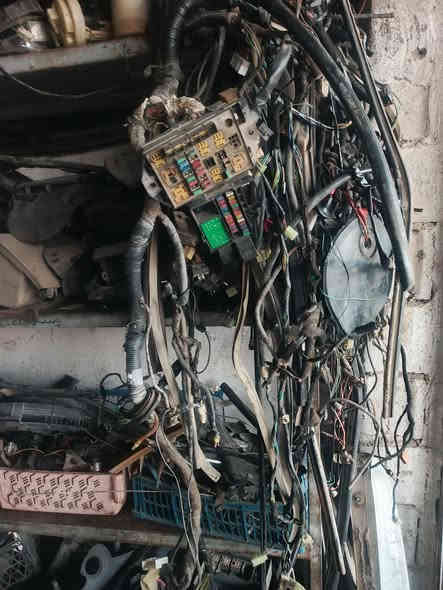 السلام عليكم اخوان من رخصه الادمن طبعا عندي السياره كيو كيو تفصيخ اي واحد يحتاج اغراض من عندها انا بالخدمه مكان الدوره بغداد ابو تشير مكينه وكيرخير من الله. ***********
