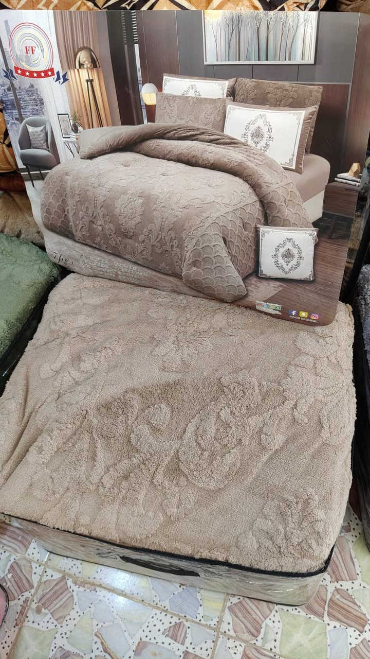 متوفر ديباج وزن 7 كيلو 7 قطع يجي نفس الي بصوره بظبططط فقط سعرر ب 47 مخمل وجهين ناعم 😍😍😍😍😍😍😍 للحجز خاص + رقم ***********
