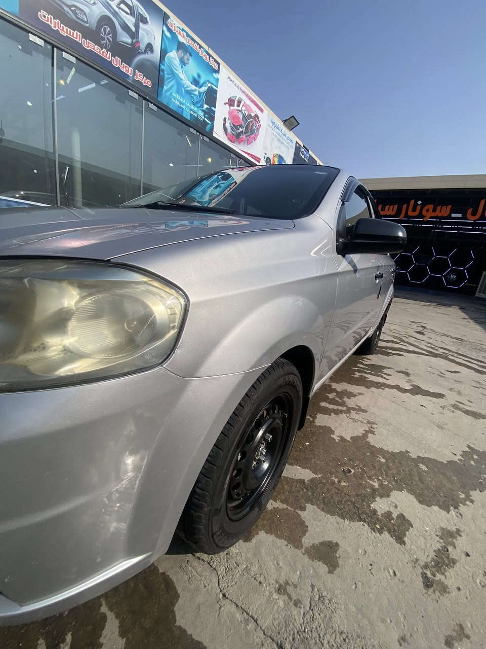 السلام عليكم
افيو خليجي المرغوب للبيع
موديل2008
كفالة عامه شرط فحص
سياره محرك 16شرط
كير دبل طخم جديد تايرات جديد 
صبغ بيها فقط يم بكلايت يمين 4اصابع وكفاله باقي شركه
كابون بانزين اني شرعي وباسمي شرط تحويل  سعر 75ومجال بسيط جدا للاتصال على الرقم ***********
