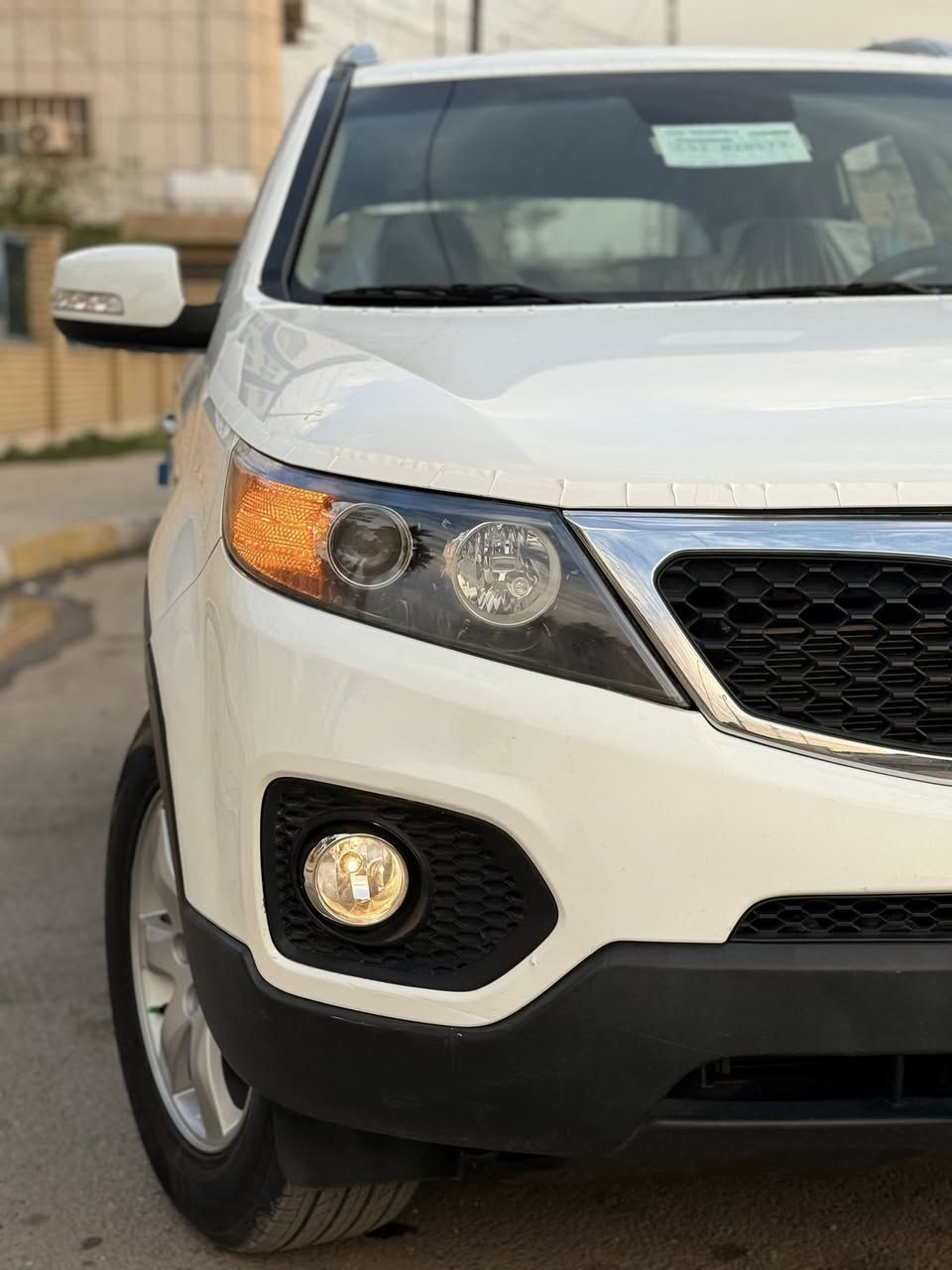 كيا سورنتو 2012 خليجي ( السياره جديده )
استلام الشركه الدوليه السياره جاهزه من كل النواحي ومكفوله من الضربه والصبغ ومن كلشي عدى 3 رصعات مسحوبات pdr 
ماشيه  88 الف 
المواصفات نص فول 
داخل بيجي 
7 راكب 
محرك 4 سلندر 2400
فول تحكم استيرن 
السياره جديده وجاهزه من كلشي 
تراي شرط زيرو 
رقم بغداد دولي بسمي 
مكان السياره بغداد الكراده 
رقمي ***********
