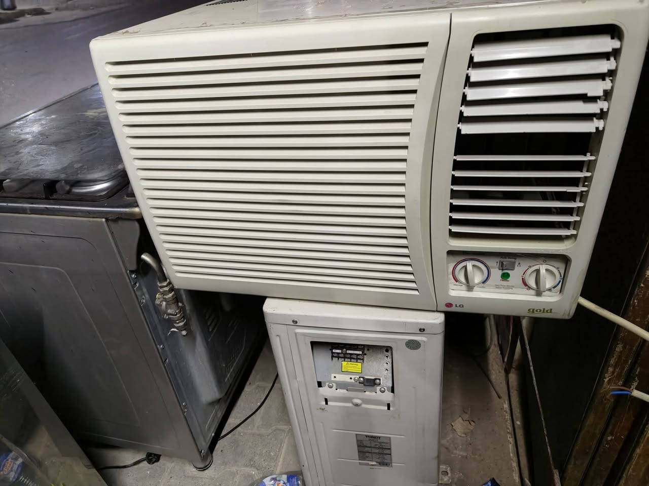 ‏معرض زياد الأثاث المنزلي   مكيف حار بارد كلش نضيف  شركت ايلجي بلادي  العنوان تكريت شارع الزهور خلف افران الكرخ وقاسم مول معرض زياد الأثاث المنزلي 🫴  ***********‏
