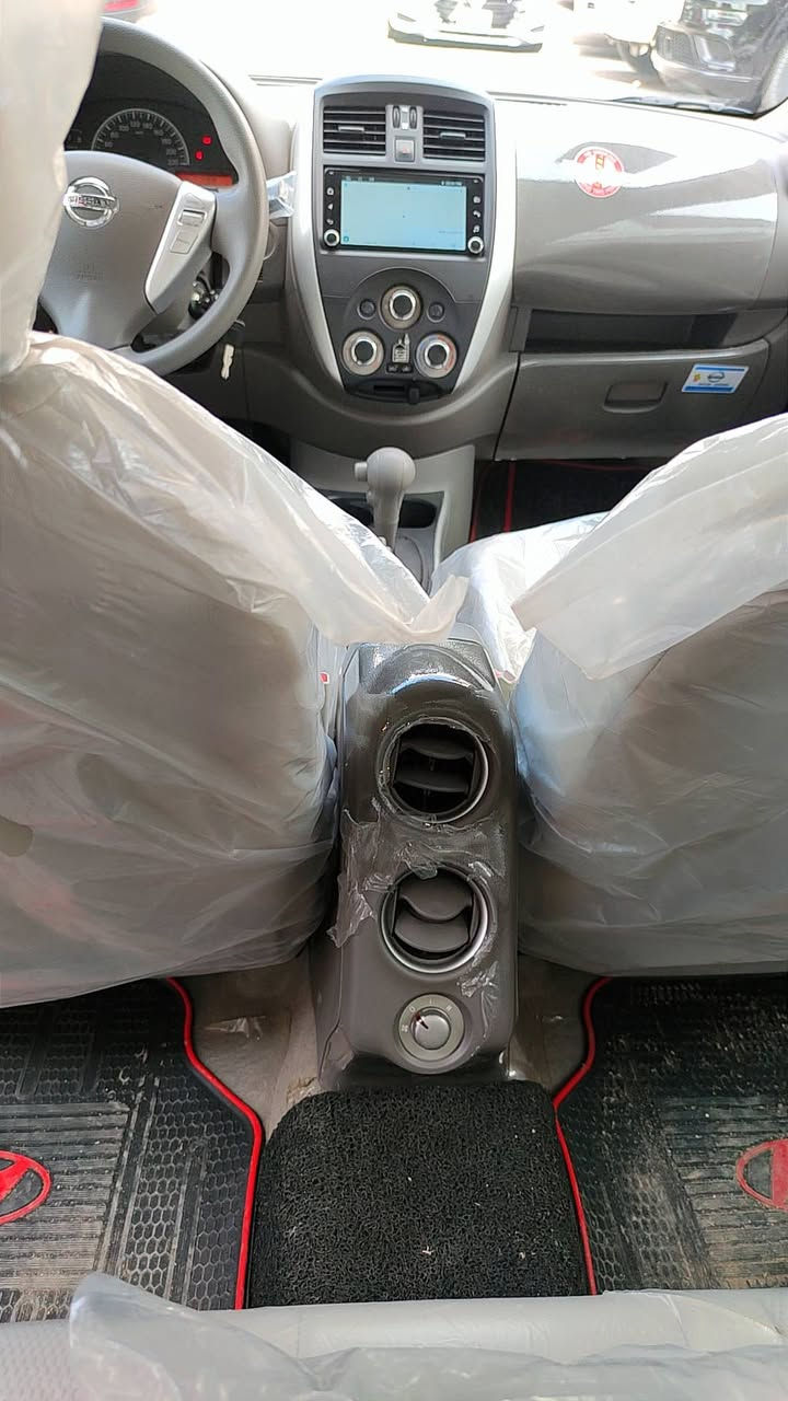 نيسان صني للبيع موديل 2025العداد الحالي 25الف رقم الهاتف ***********
