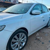 سيراتو ٢٠١٢ سياره كامله من كلشي گير ومحرك وتبريد والسونار موجود وياها ...
