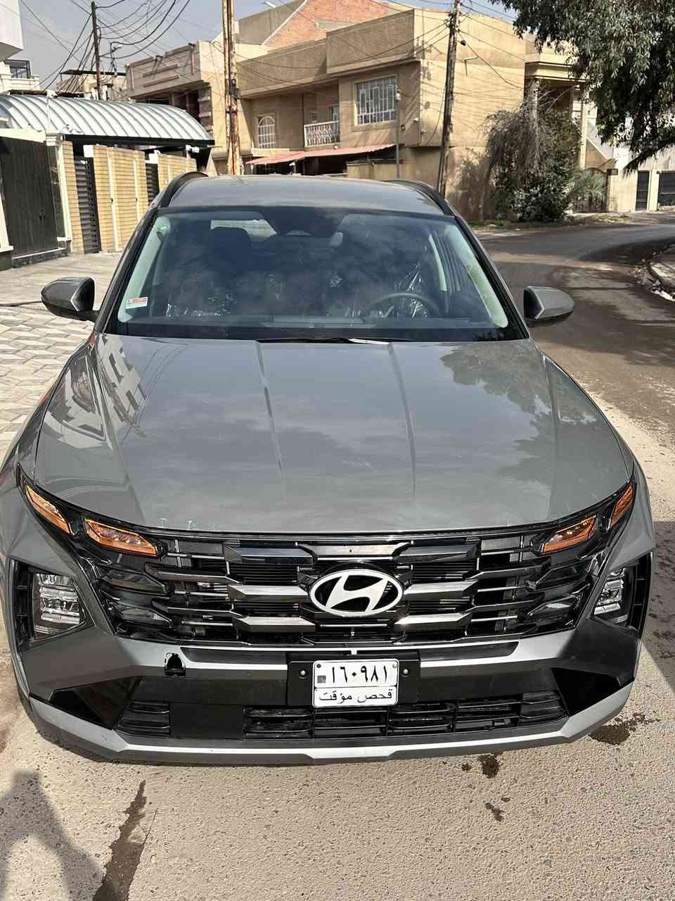 سلام عليكم 
اللهم صل على محمد وال محمد 
توسان ٢٠٢٥ 
Tucson 2025 sel
وارد امريكي 
حادث بارد قليل في الجاملغ الامامي  
و باقي تفاصيل السيارة سليمة ( مكفولة ) 
المسافة المقطوعة (2) mi زيرو بعدها 
مواصفات 
تدفئة كشنات 
اوتو هولد
مانع انزلاق
تشغيل على بعد
جنطة كهرباء 
هاند بريك كهرباء 
كشنات كهرباء 
تبريد لمس 
سياقة ذاتية 
تحديد مسار 
رادارات امامي و خلفي 
مودات قيادة
تشغيل واطفاء ذاتي عند الوقف
مكان السيارة بغداد / الامين 
التواصل فقط واتساب او اتصال 
لا يوجد ماسنجر 
رقم الهاتف ‭٠٧٧٠ ٧٠٢ ١٨٢٨‬
