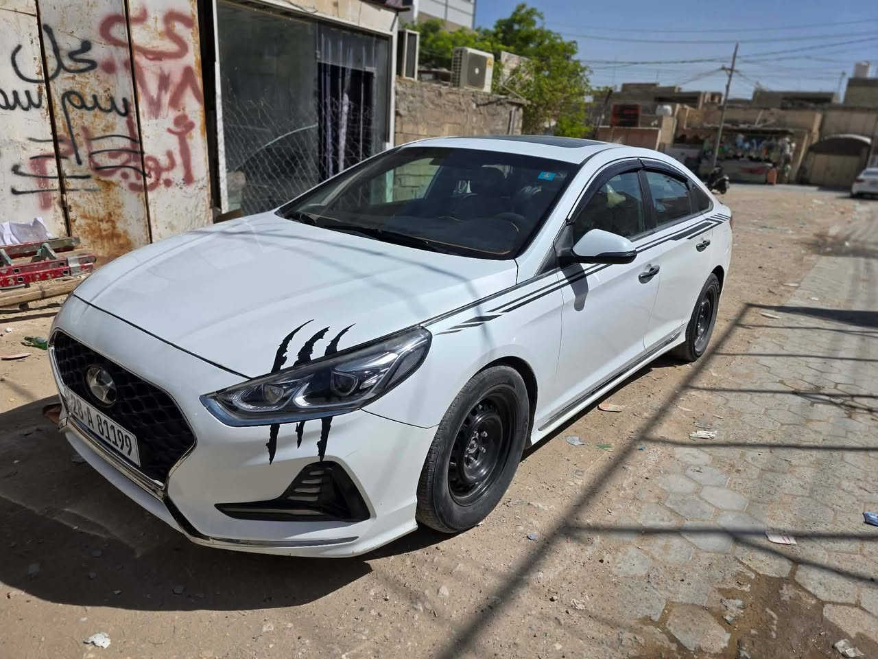 سوناتا18وارد كندي 
فول مواصفات للأخير
سبورت دبل گزوز 
مكينه 2400محدثه ومبرمجه 
يعني الادونز انسا ماكو 
رقمهه نجف اب اسمي 
بيهه رشات ابيع حزام 
لاادوخك ولادوخني من الاخير 
السياره متعوب عليهه الصور تشهد 
وبلحقيقه احله ماناقصه برغي 
وعلي السياره خير من الله 
رايدهه 
130
وبيهه مجال حگ الجيه


**إذا كنت صاحب هذا الإعلان وتريد حذفه لأي سبب، رجاءا أرسل رسالة إلى الدعم الفني**