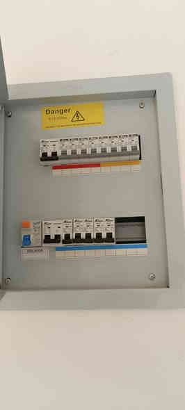 ⚡️مستعدون لكافة التأسيسات الكهرباء⚡️
🔹 صيانة عامة للمنازل والمحلات⚡️⚡️
🔹  ‏بوري او سيمنز🔨🦺
🔹 عمل درجه اولى وبأسعار مناسبه وتنافسيه
🔹  تنظيم بورد كهرباء حسب الطلب ⚡️🪛
🔹 دقه،سرعه⚒  
📲 للتواصل : [***********]
🦺الكهربائي سجاد حبيب
📍الديوانية البدير 
نعمل داخل محافظة الديوانية وخارجها
نعمل باحدث الادوات و وفق المعايير الهندسية الكهربائية الحديثة 
نهتم بقوانين السلامة والامان
 و بانسب الاسعار مع الضمان 

#كهرباء
#سيمنز
#بوري
#ـأسيس_كهرباء 
#كهربائي

#كادر_power_lynx_powerlynx_PL_بور_لنكس_بورلكنس
