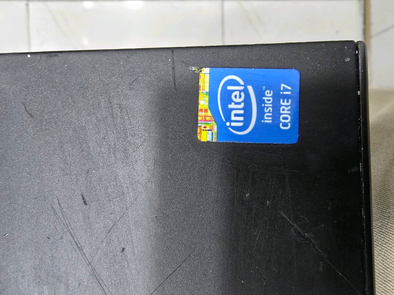 لابتوب ديل Dell Precision M4800 مواصفات كدامك 
معالج Intel Core i7-4800MQ بسرعة 2.70 جيجاهرتز.
الذاكرة (RAM): 8.00 جيجابايت
هارد HHD 512 
نظام التشغيل Windows 11 Pro
بطاريه تعبانه بل استخدام تمشي ربع ساعة و اذا بس شغال ساعه 
اريد مراوس او بيع