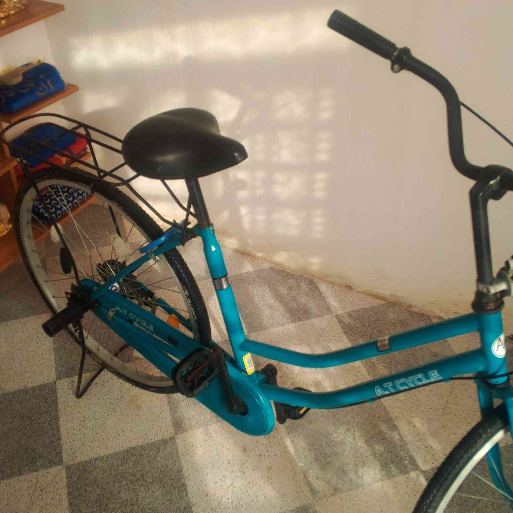 بيسكل حجم 26 غراضه كامله السعر 80 وبيه مجال كفل70 777 964 5639 واتساب
