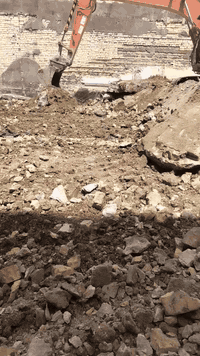 مستعدون لهدم تفليش الدور والبنايات ورفع الانقاض وقطع البيوت المشتركه فرش السبيس وحدل القطع في بغداد بأنسب ألأسعار للأستفسار ***********
